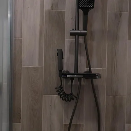 Lyusi South Heated Pool & Parking アパート