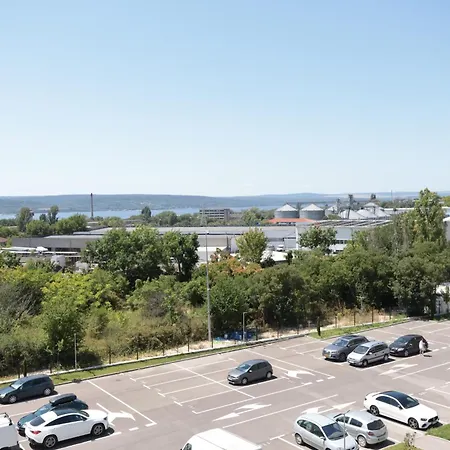 Lyusi South Heated Pool & Parking Апартамент
